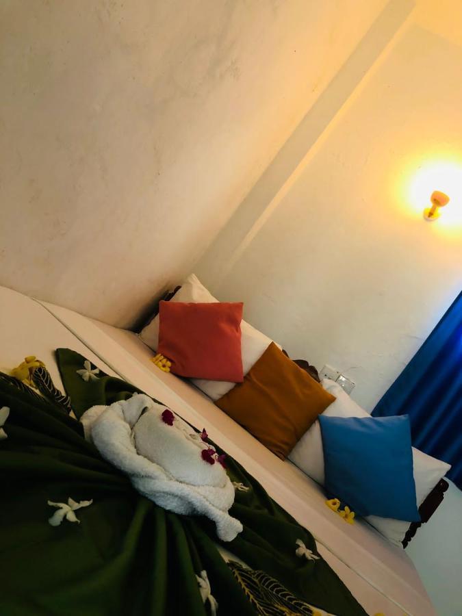 Rock Paradise Beach Hotel & Restaurent تانجالي المظهر الخارجي الصورة