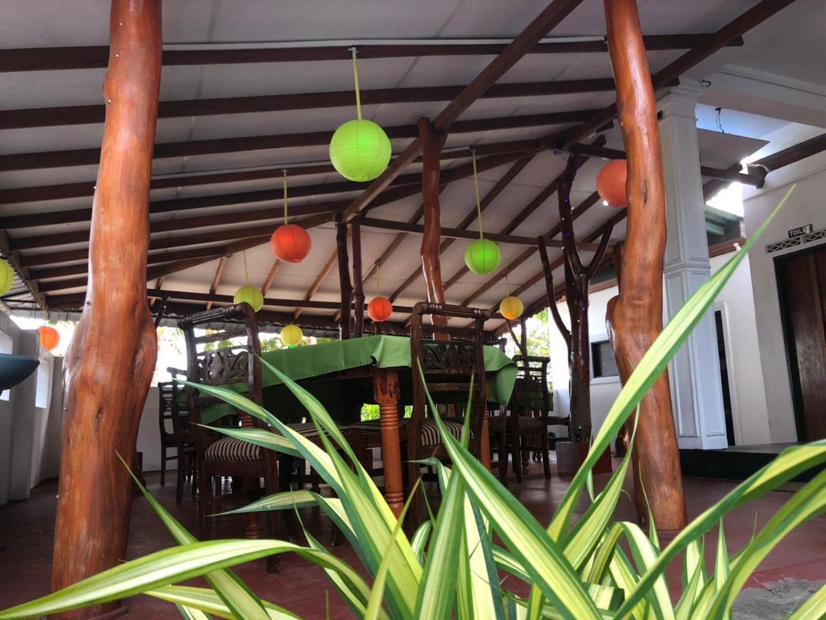 Rock Paradise Beach Hotel & Restaurent تانجالي المظهر الخارجي الصورة