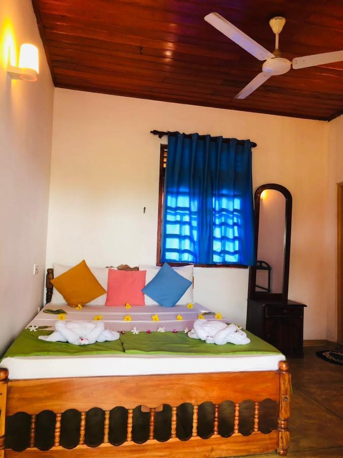 Rock Paradise Beach Hotel & Restaurent تانجالي المظهر الخارجي الصورة