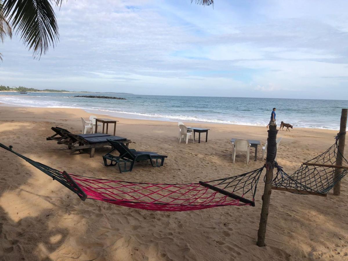 Rock Paradise Beach Hotel & Restaurent تانجالي المظهر الخارجي الصورة