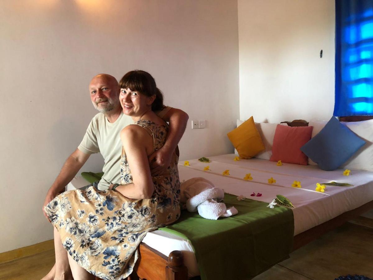 Rock Paradise Beach Hotel & Restaurent تانجالي المظهر الخارجي الصورة