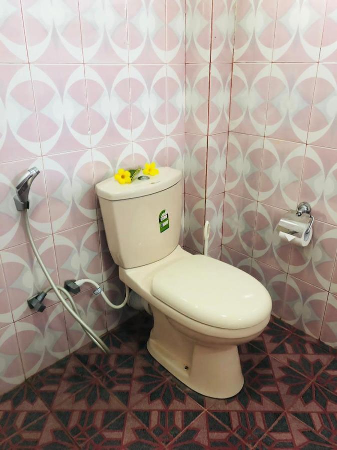 Rock Paradise Beach Hotel & Restaurent تانجالي المظهر الخارجي الصورة