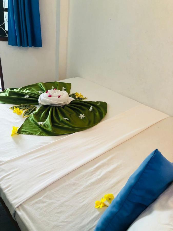 Rock Paradise Beach Hotel & Restaurent تانجالي المظهر الخارجي الصورة