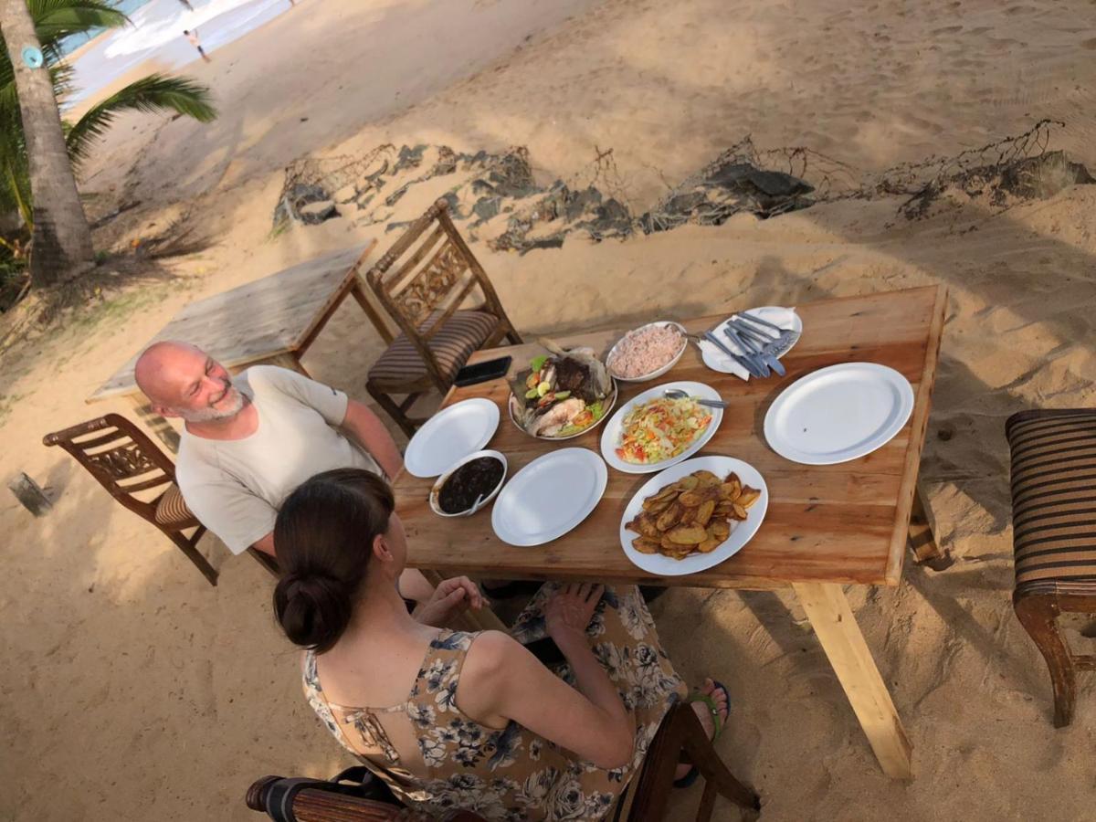 Rock Paradise Beach Hotel & Restaurent تانجالي المظهر الخارجي الصورة